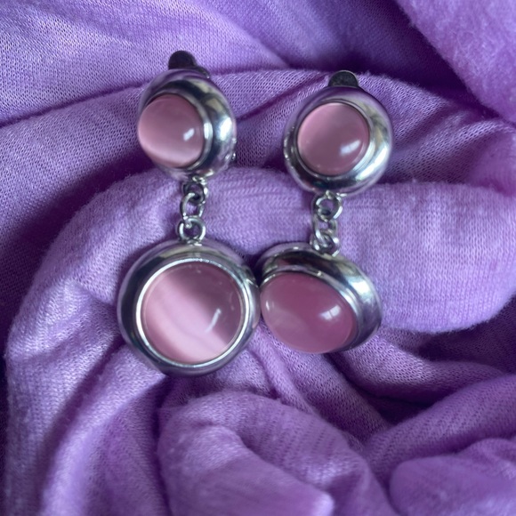 🌸Pink moonstone silver tone clip on earrings. 🌸 - Picture 3 of 4